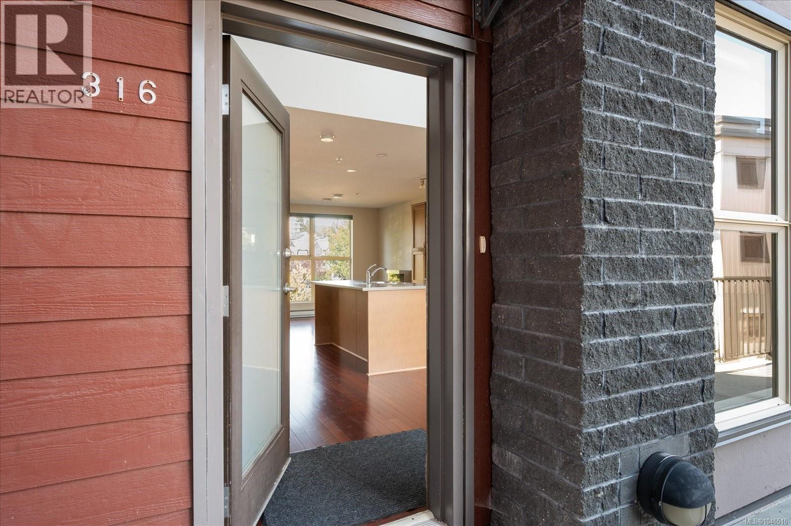 316 555 Franklyn St Property Photo 5