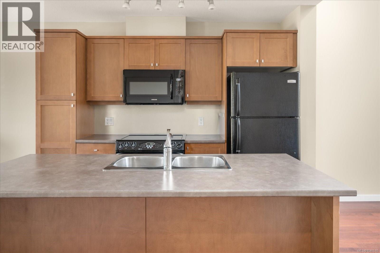 316 555 Franklyn St Property Photo 9
