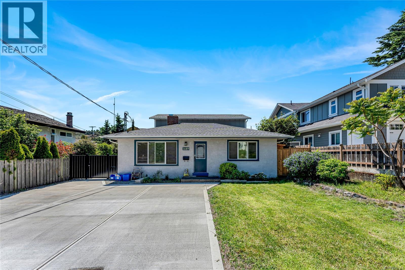 1689 Kisber Ave Property Photo 1