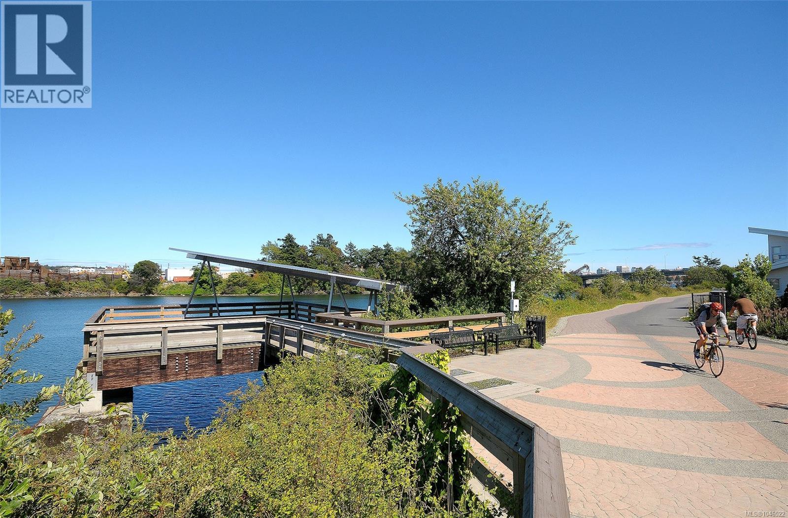 111 373 Tyee Rd Property Photo 22