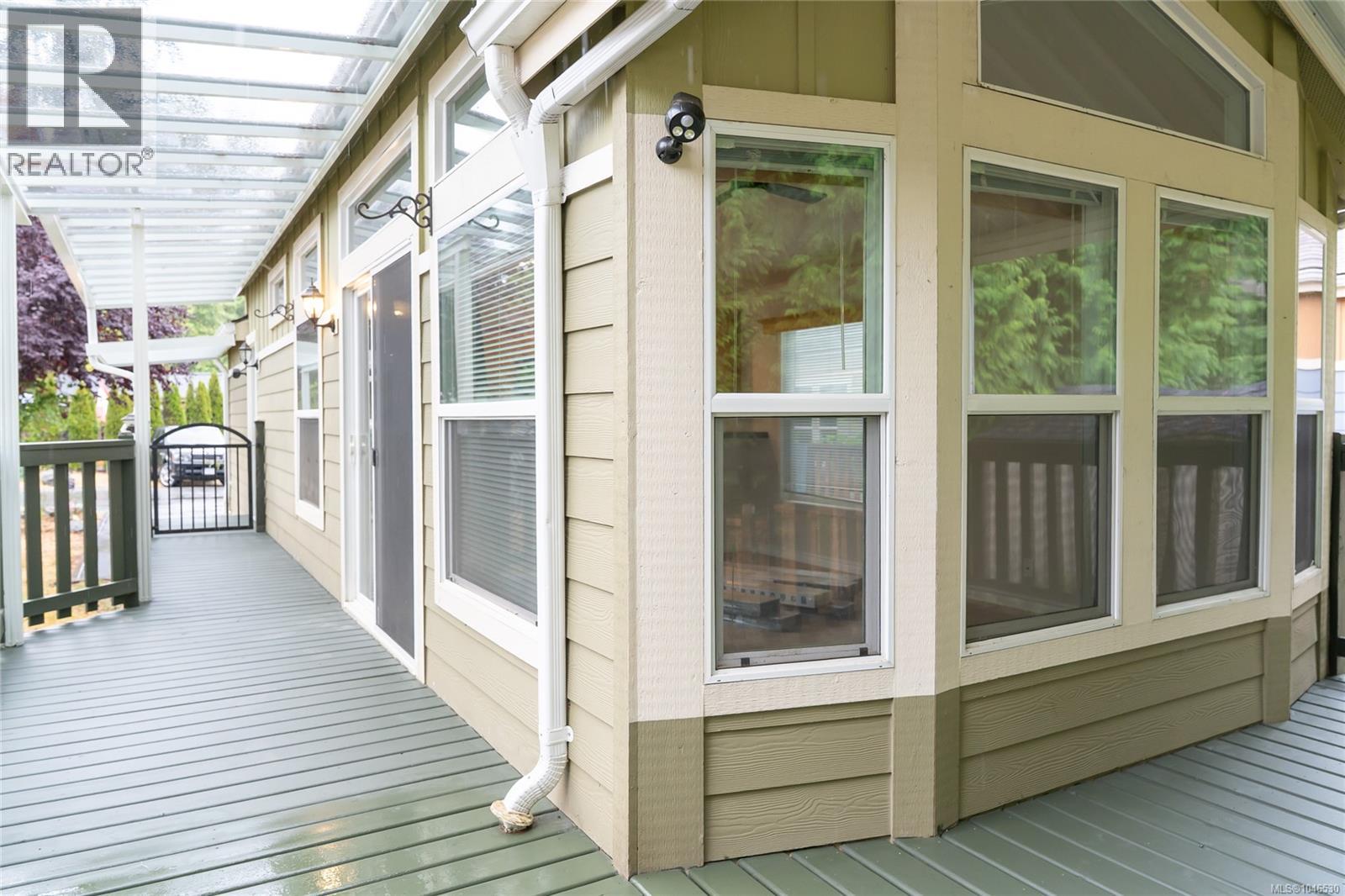 130 3042 River Rd Property Photo 5