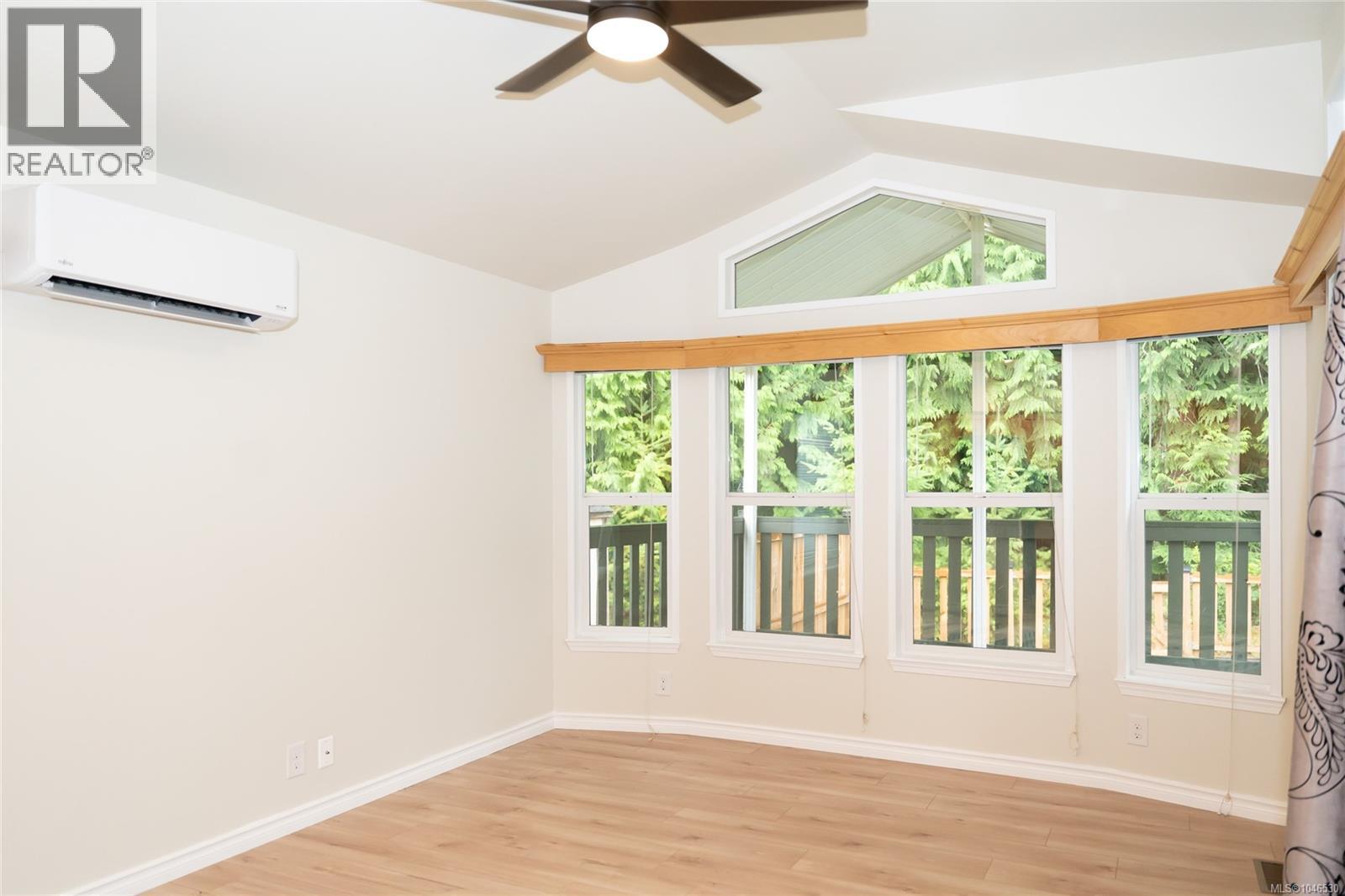 130 3042 River Rd Property Photo 6