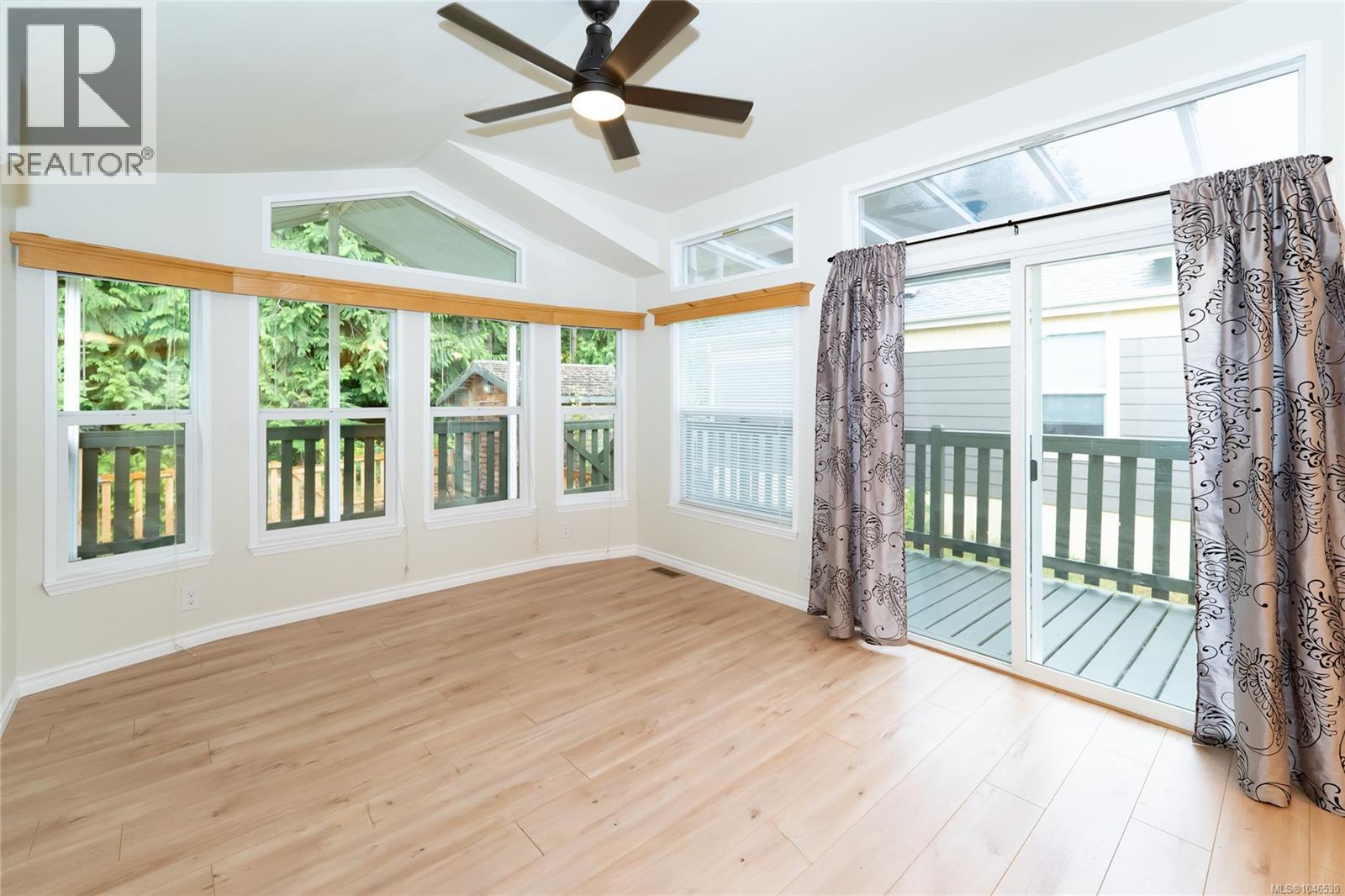 130 3042 River Rd Property Photo 10