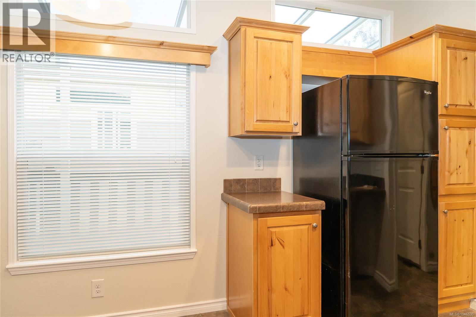 130 3042 River Rd Property Photo 26