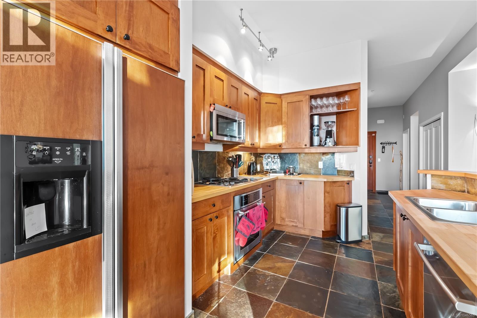 212 515 Marine Dr Property Photo 7