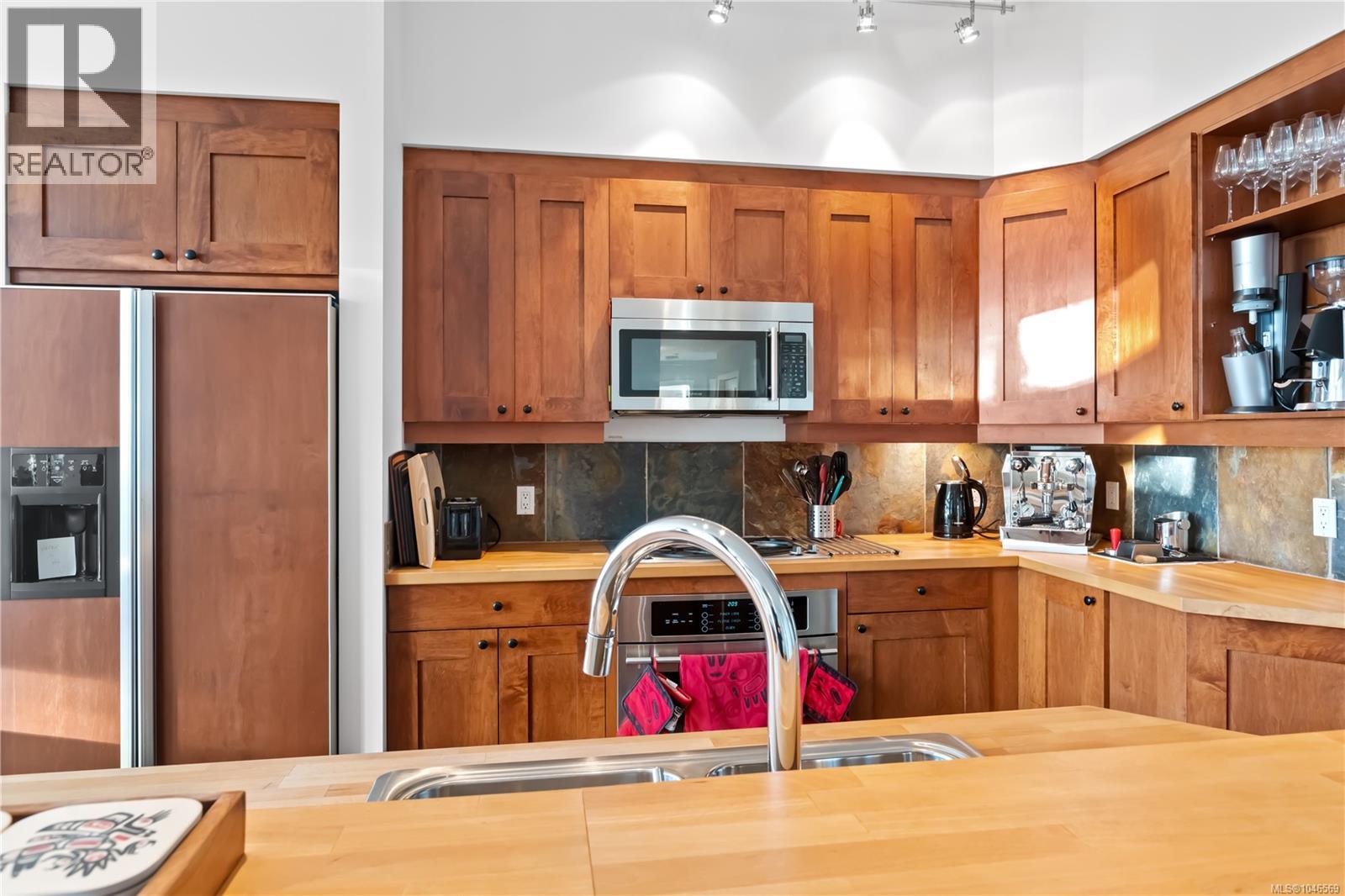212 515 Marine Dr Property Photo 17