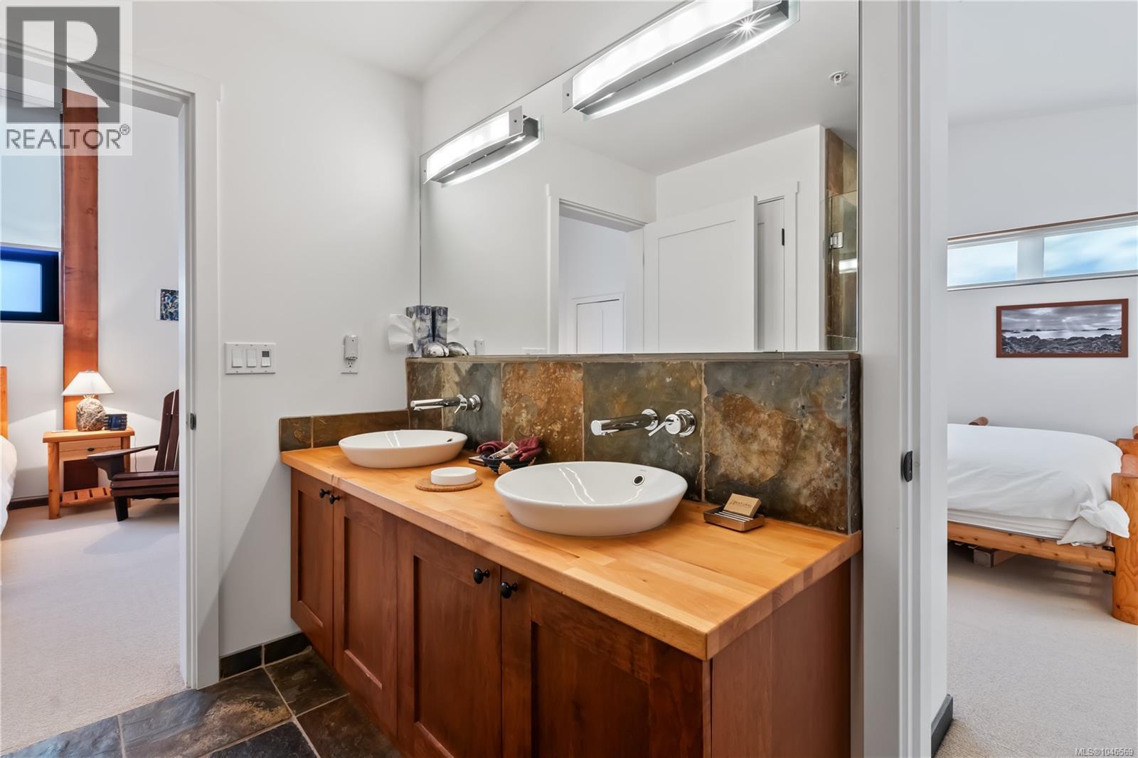 212 515 Marine Dr Property Photo 25