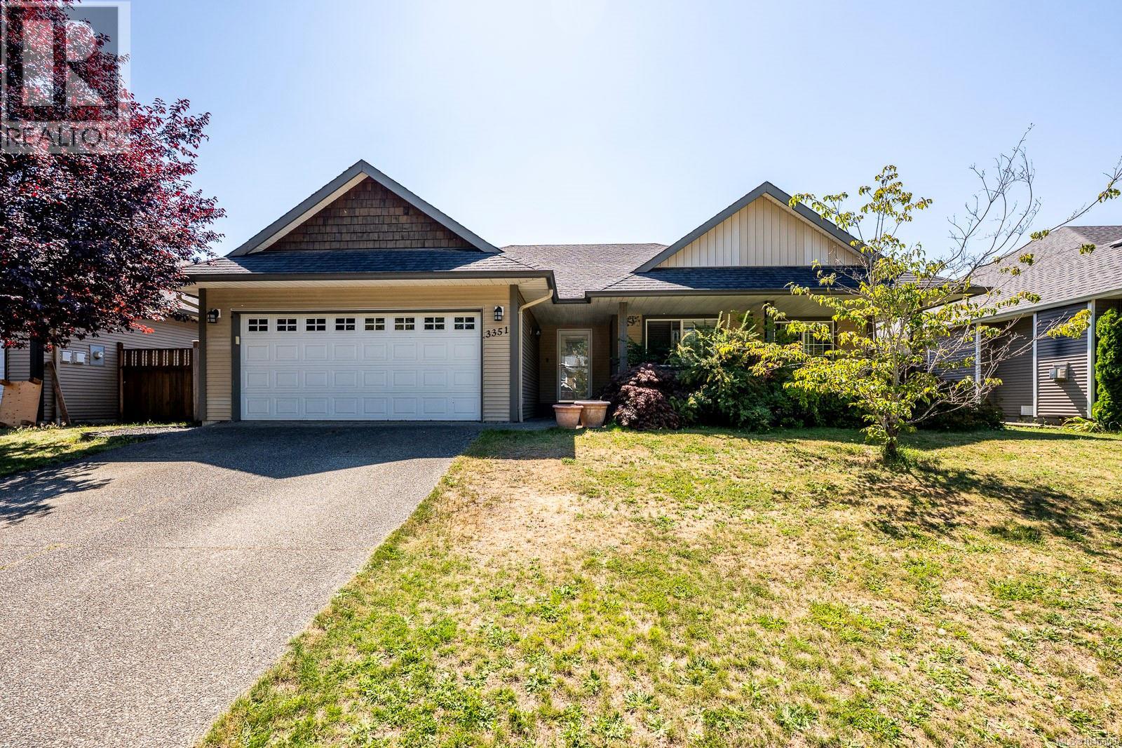 3351 Coniston Cres Property Photo 1