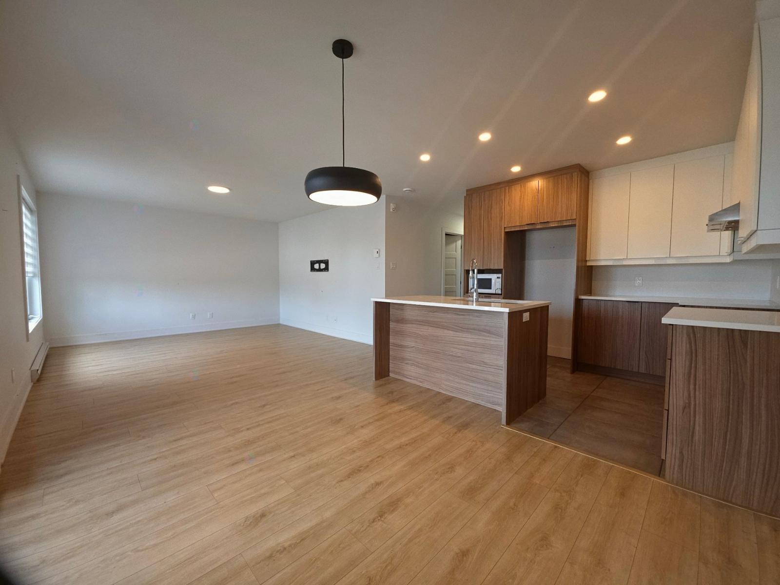 1880 Route Édouard-vii, #401 Property Photo 1