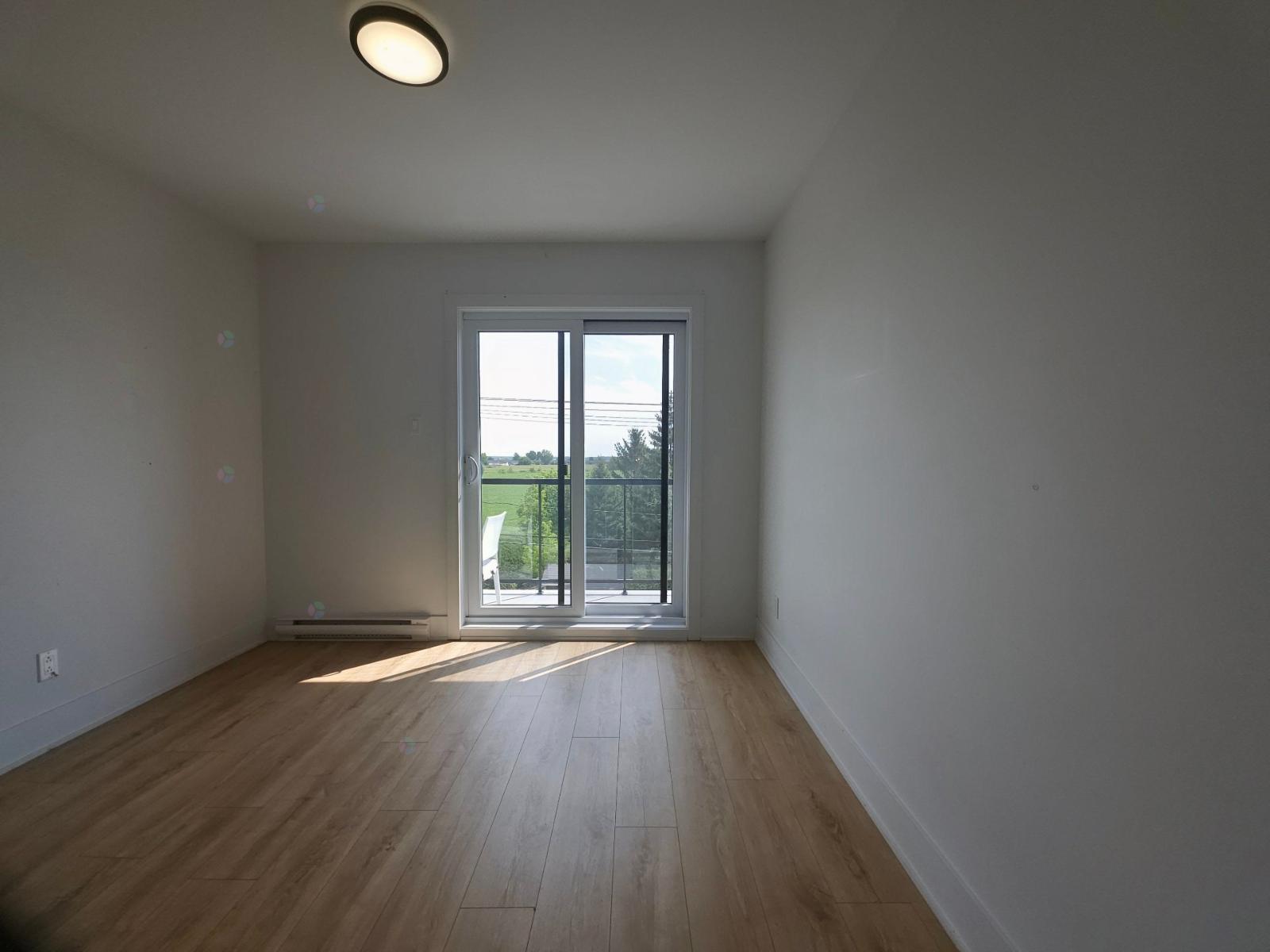 1880 Route Édouard-vii, #401 Property Photo 12