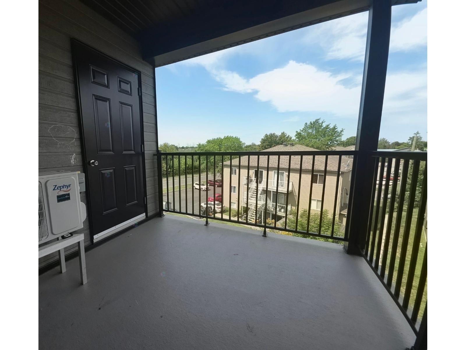 1880 Route Édouard-vii, #401 Property Photo 15