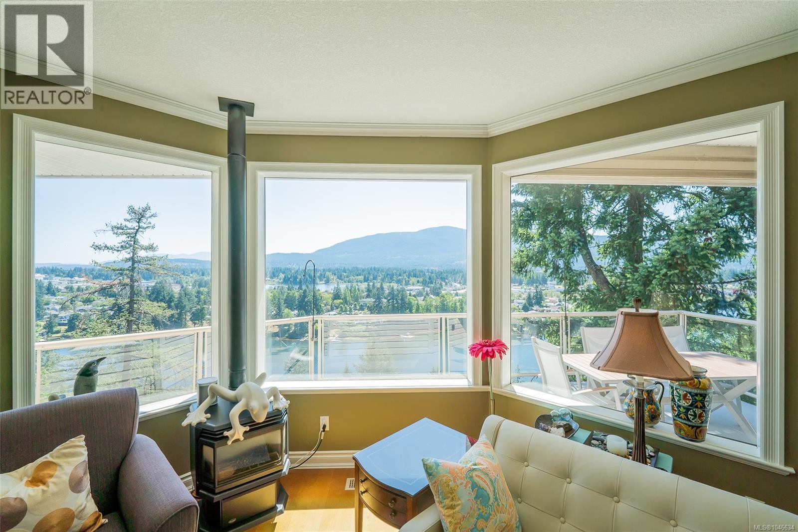 180 Rainbow Cres Property Photo 3