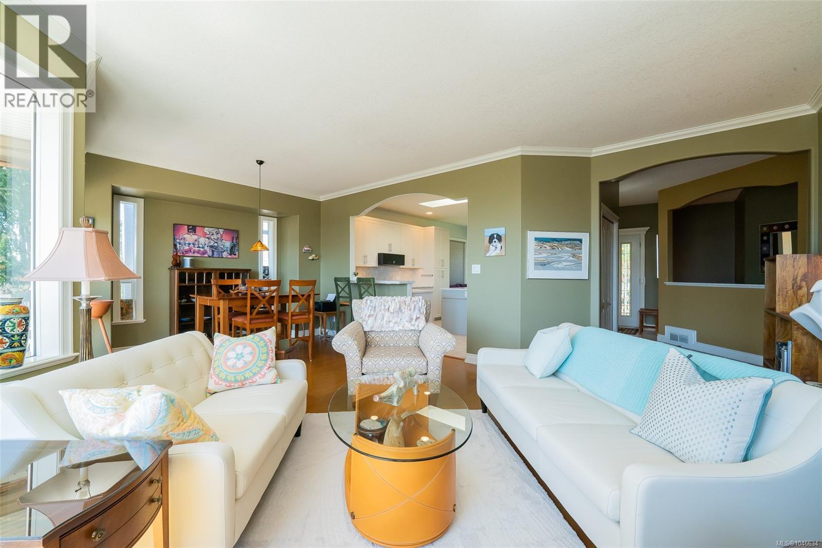 180 Rainbow Cres Property Photo 5