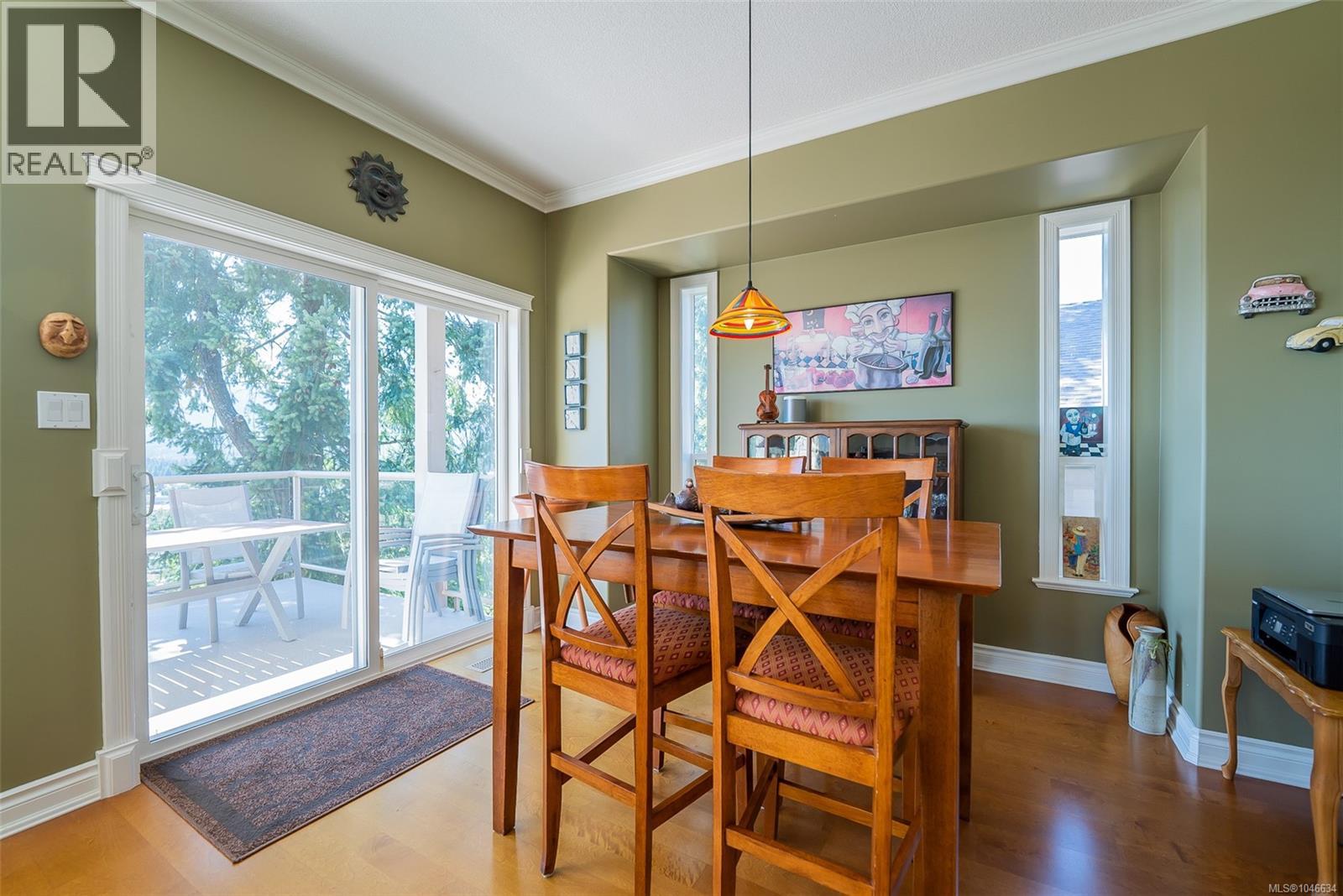 180 Rainbow Cres Property Photo 6
