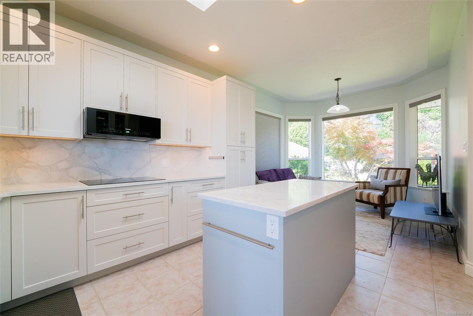 180 Rainbow Cres Property Photo 12