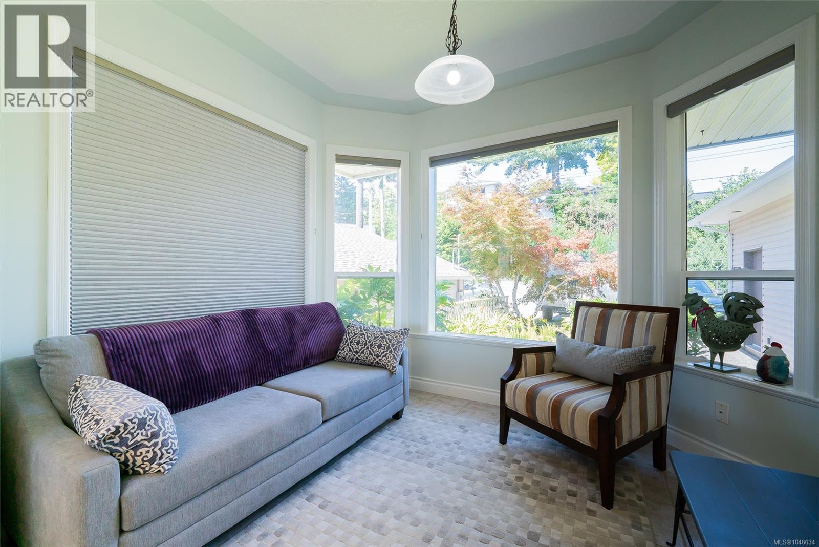 180 Rainbow Cres Property Photo 17