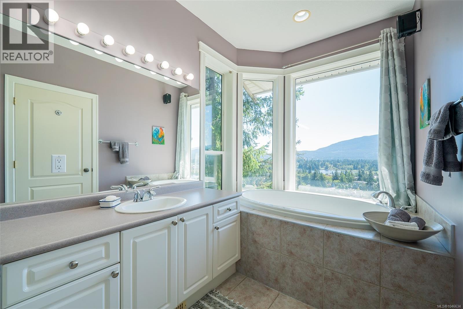 180 Rainbow Cres Property Photo 21