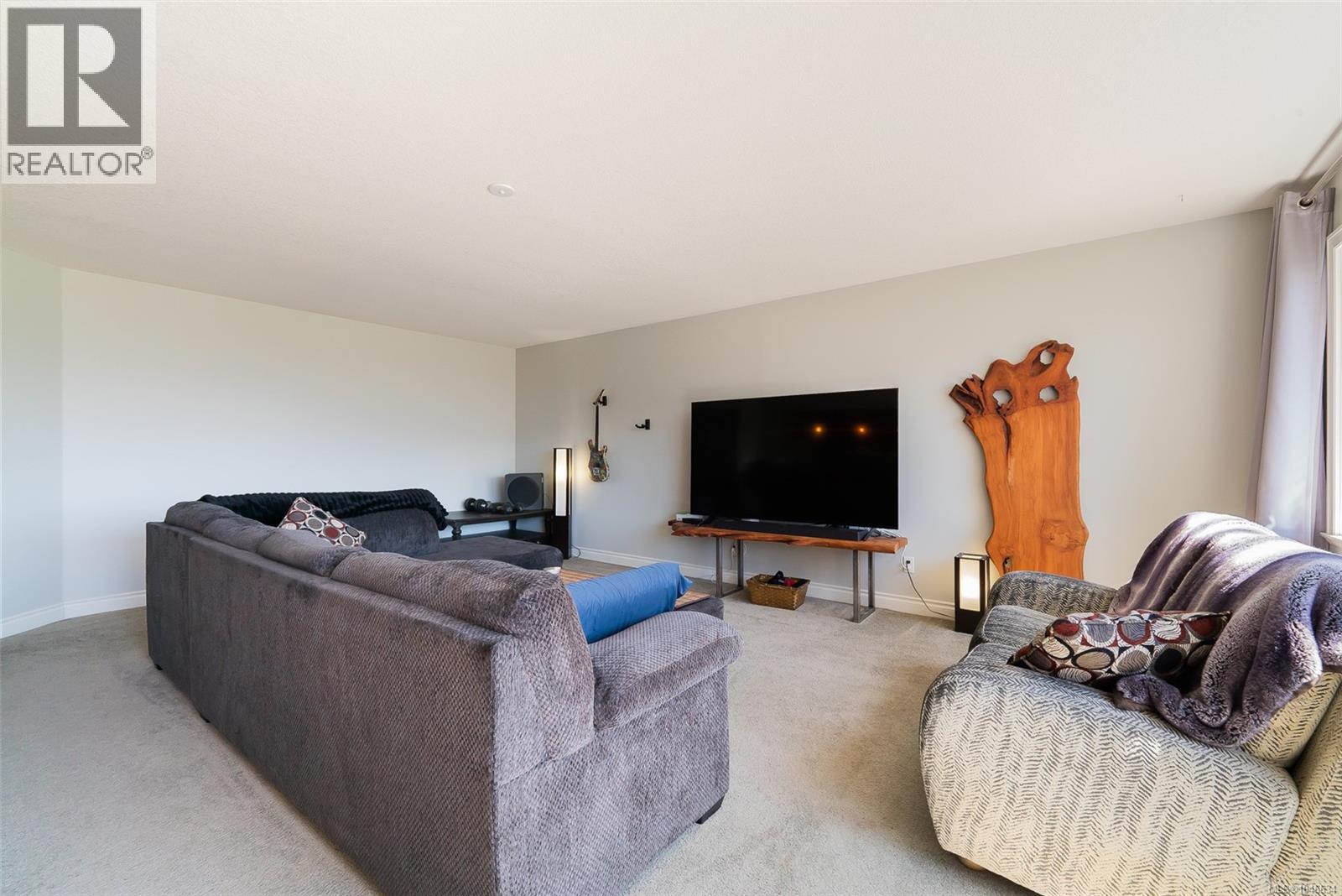 180 Rainbow Cres Property Photo 30