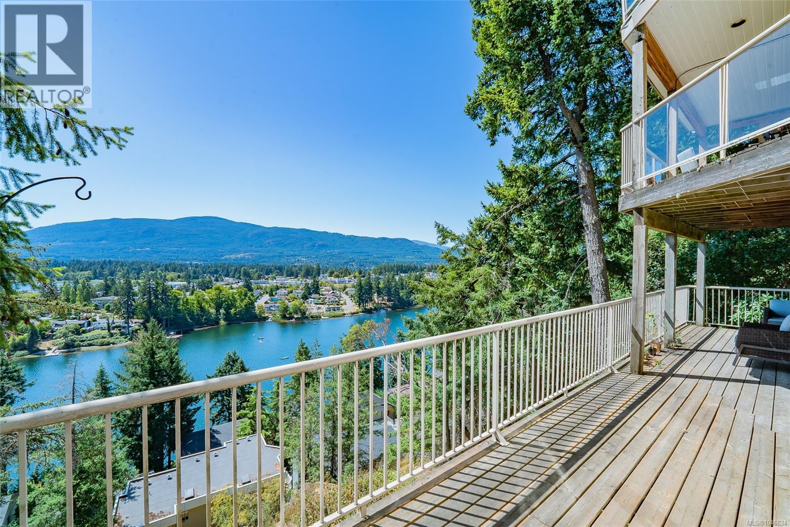 180 Rainbow Cres Property Photo 38