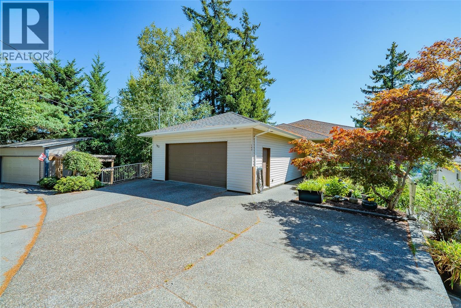 180 Rainbow Cres Property Photo 40