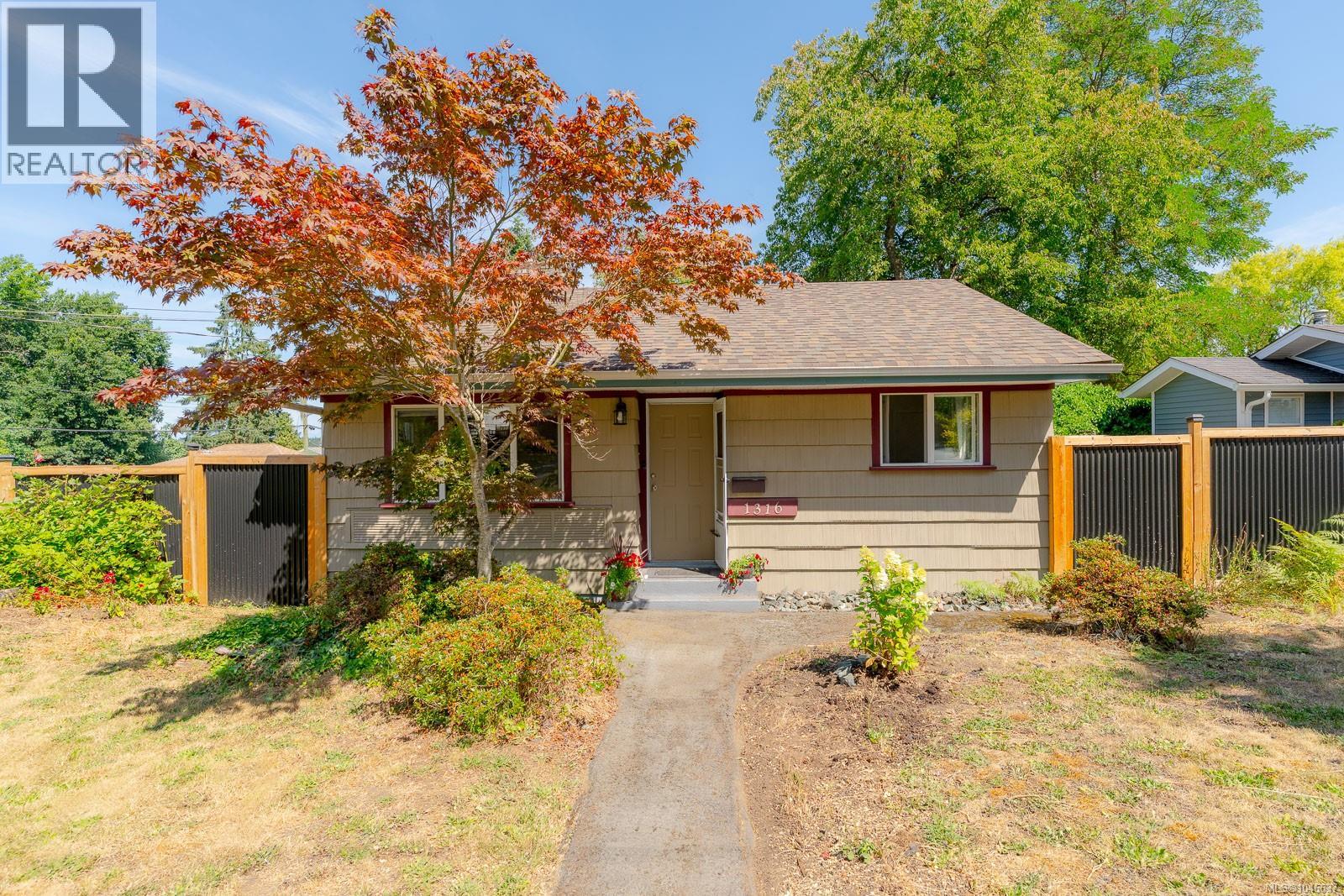 1316 Waddington Rd Property Photo 1