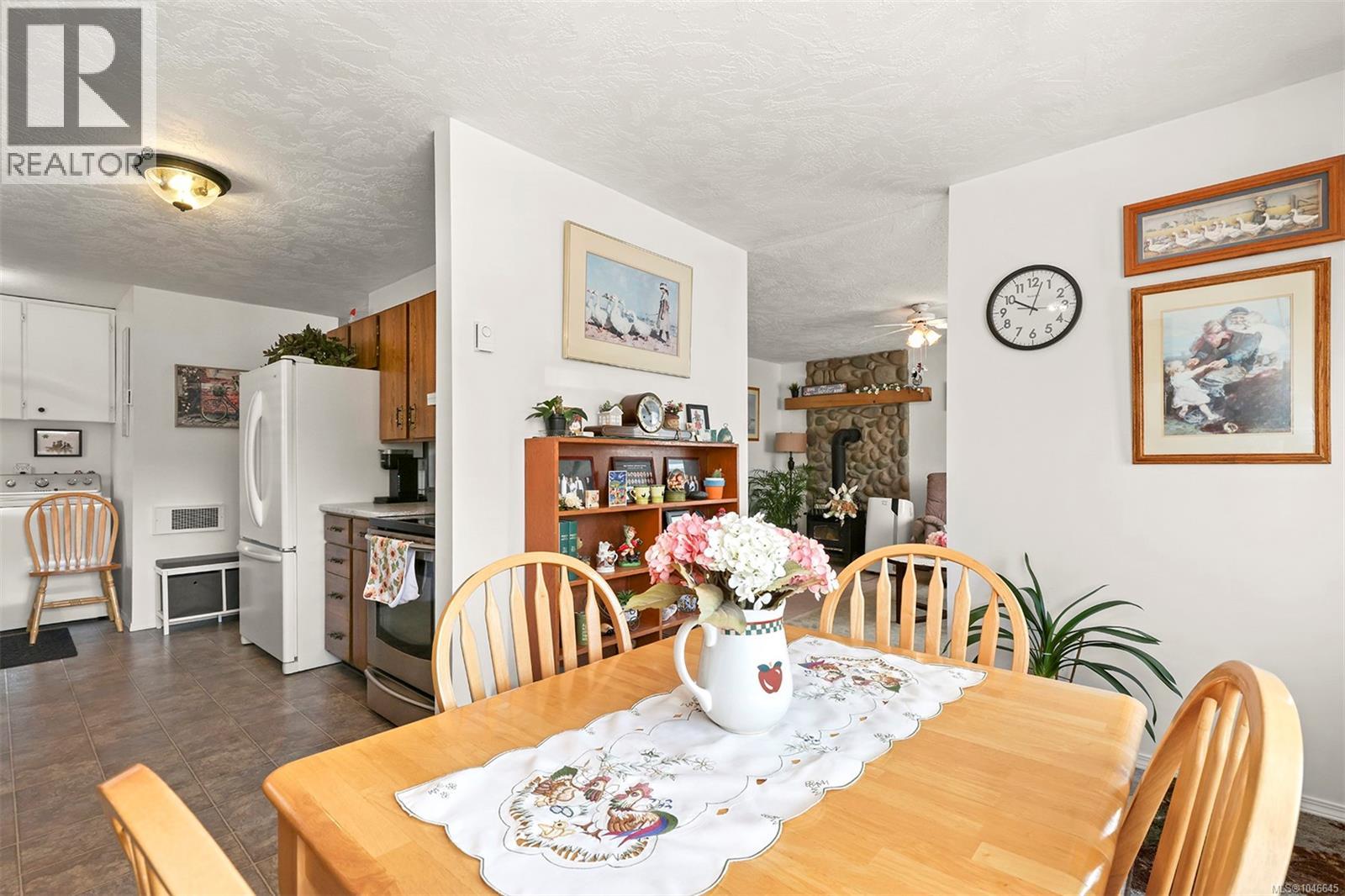 2598 Willard Ave Property Photo 11
