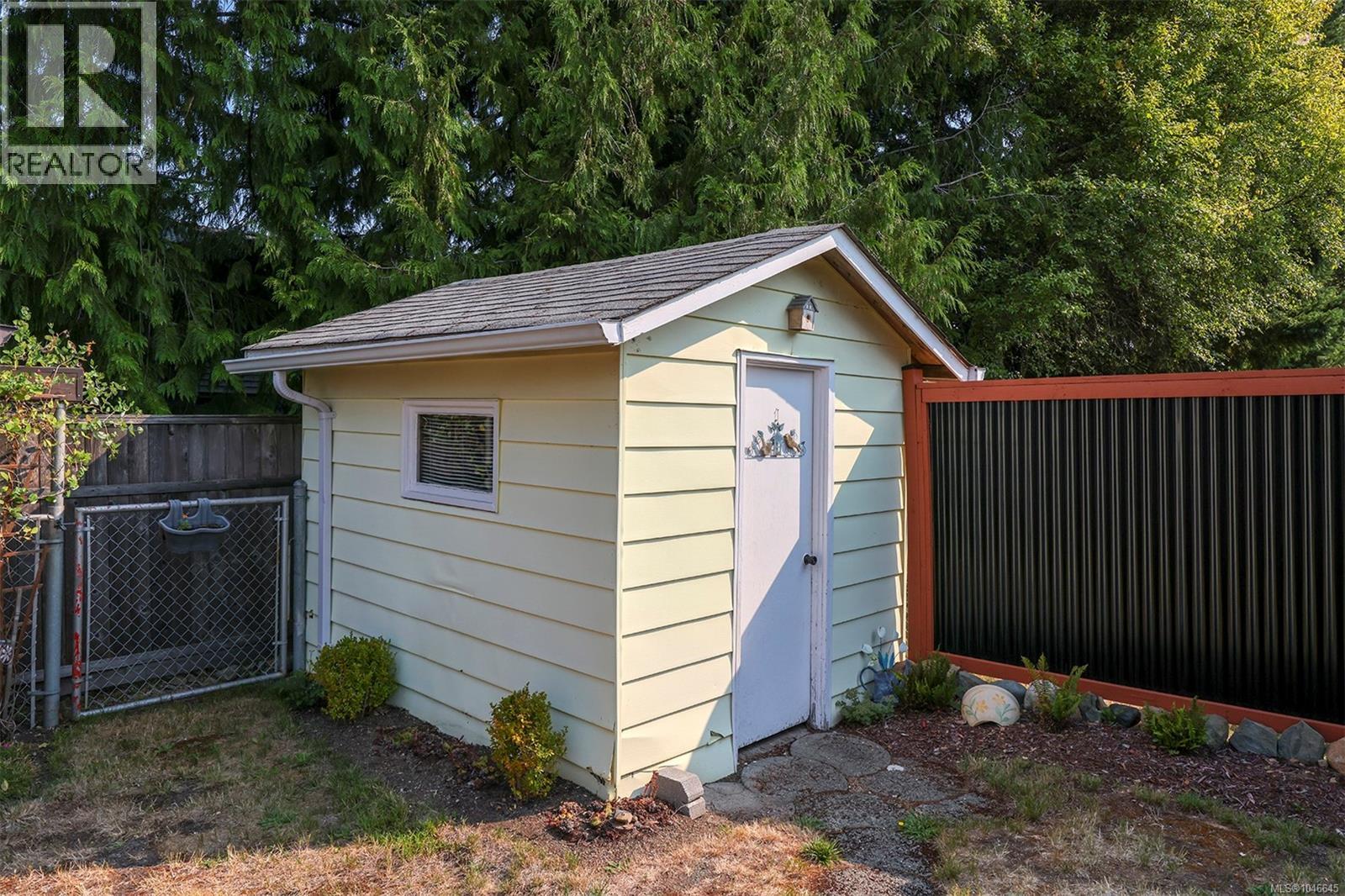 2598 Willard Ave Property Photo 23