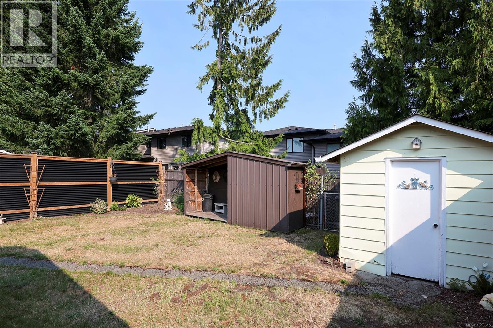 2598 Willard Ave Property Photo 24