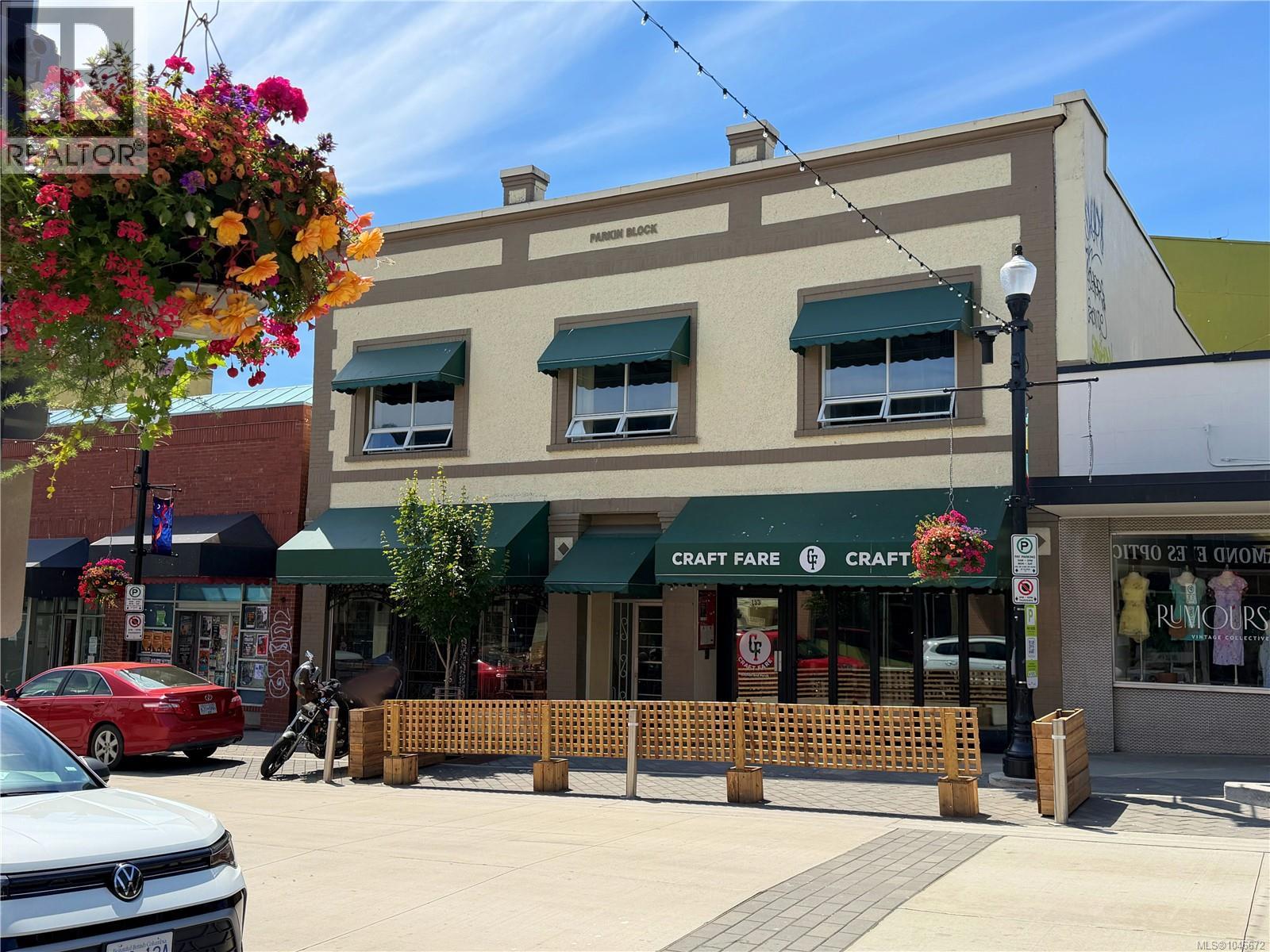 155 Commercial St Property Photo 1
