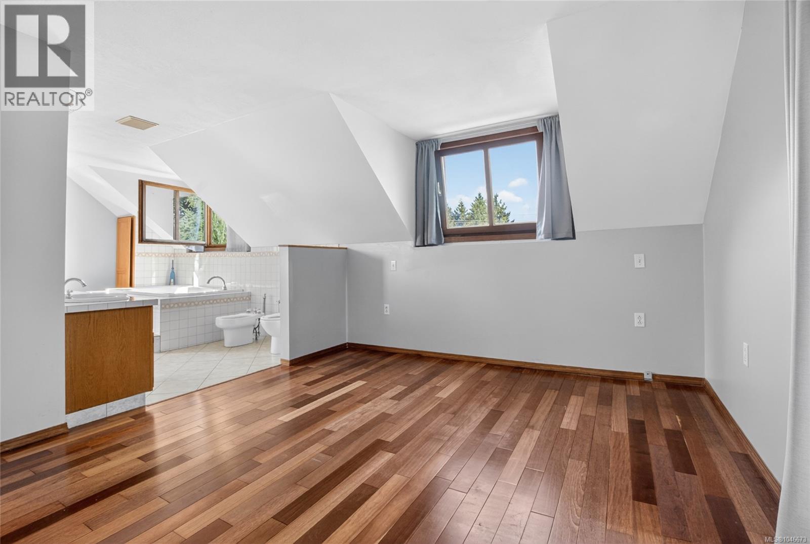 1038 Redcap St Property Photo 29