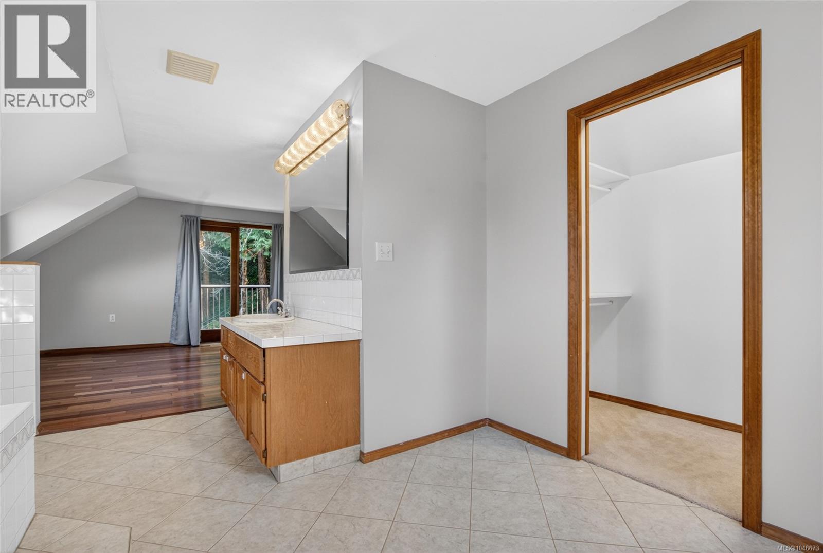 1038 Redcap St Property Photo 39