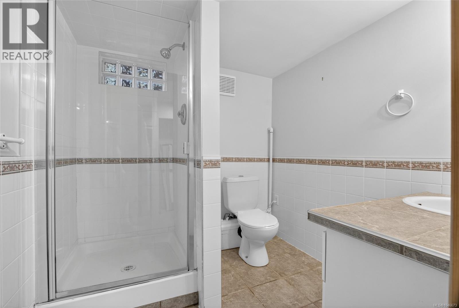 1038 Redcap St Property Photo 44