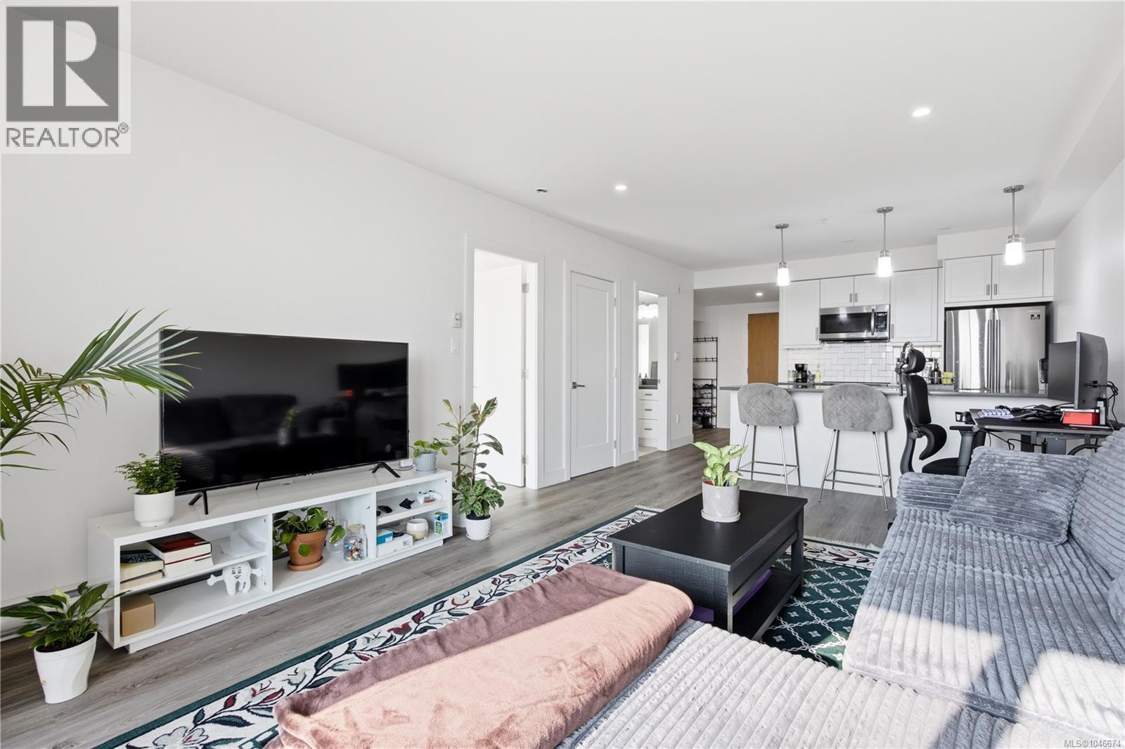 503 119 Haliburton St Property Photo 12