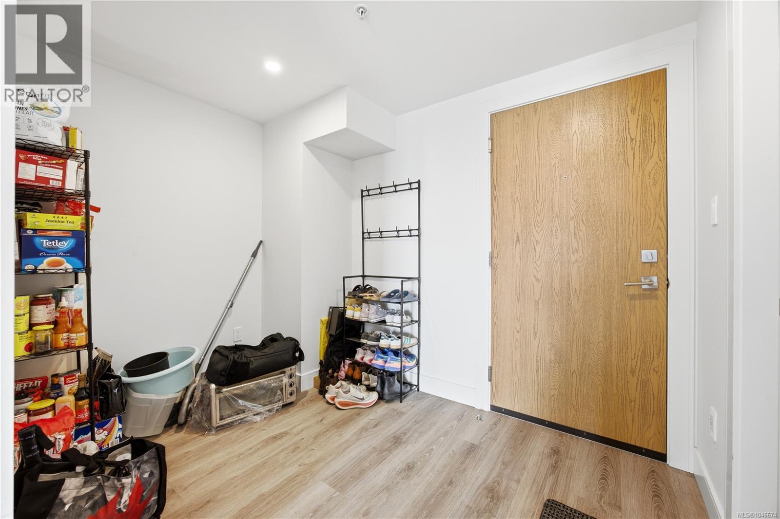 503 119 Haliburton St Property Photo 19