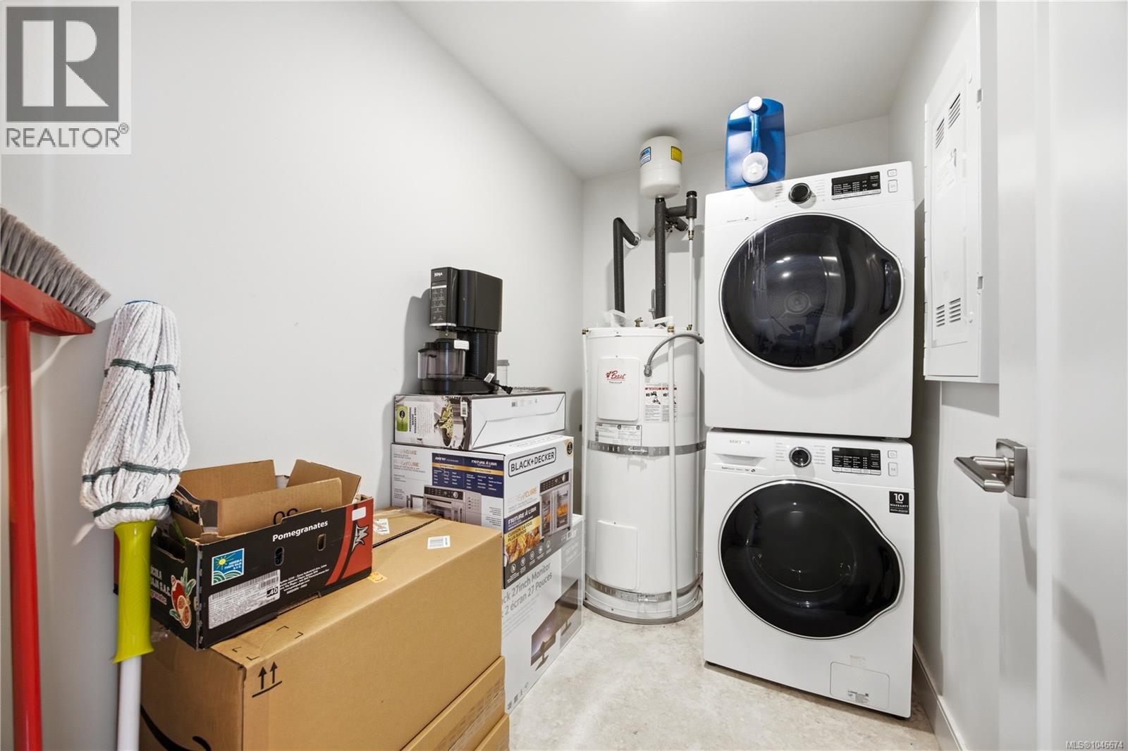 503 119 Haliburton St Property Photo 21