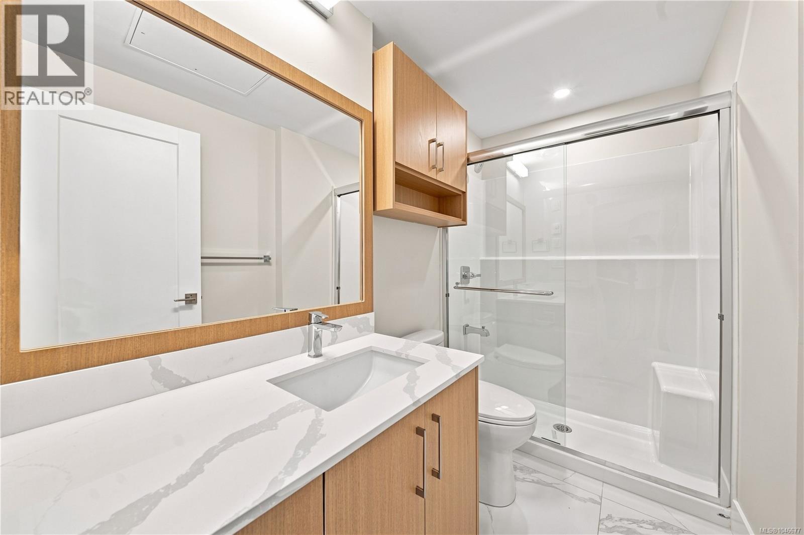 201 171 Jensen Ave W Property Photo 12