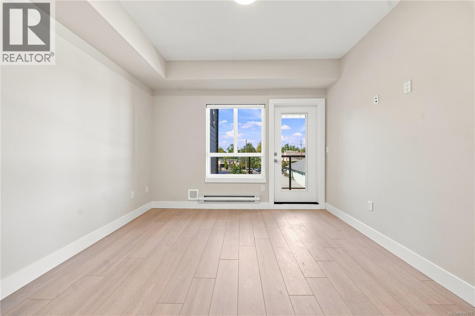 201 171 Jensen Ave W Property Photo 14