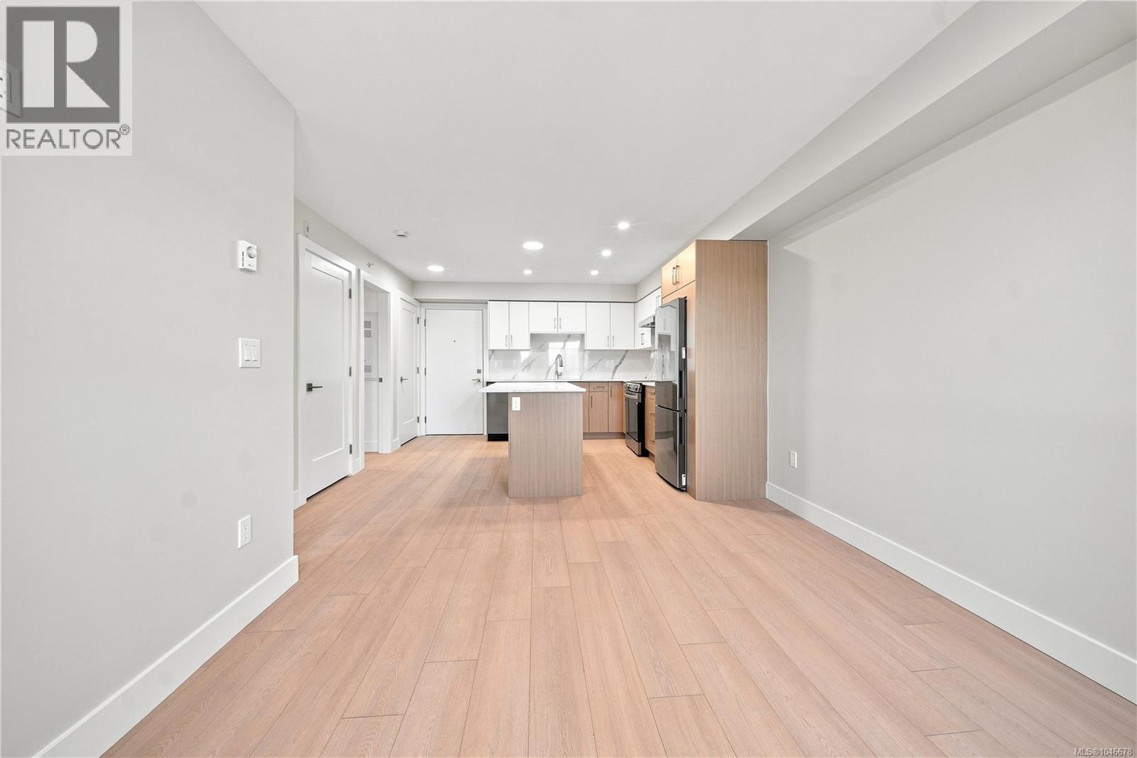 309 171 Jensen Ave W Property Photo 11