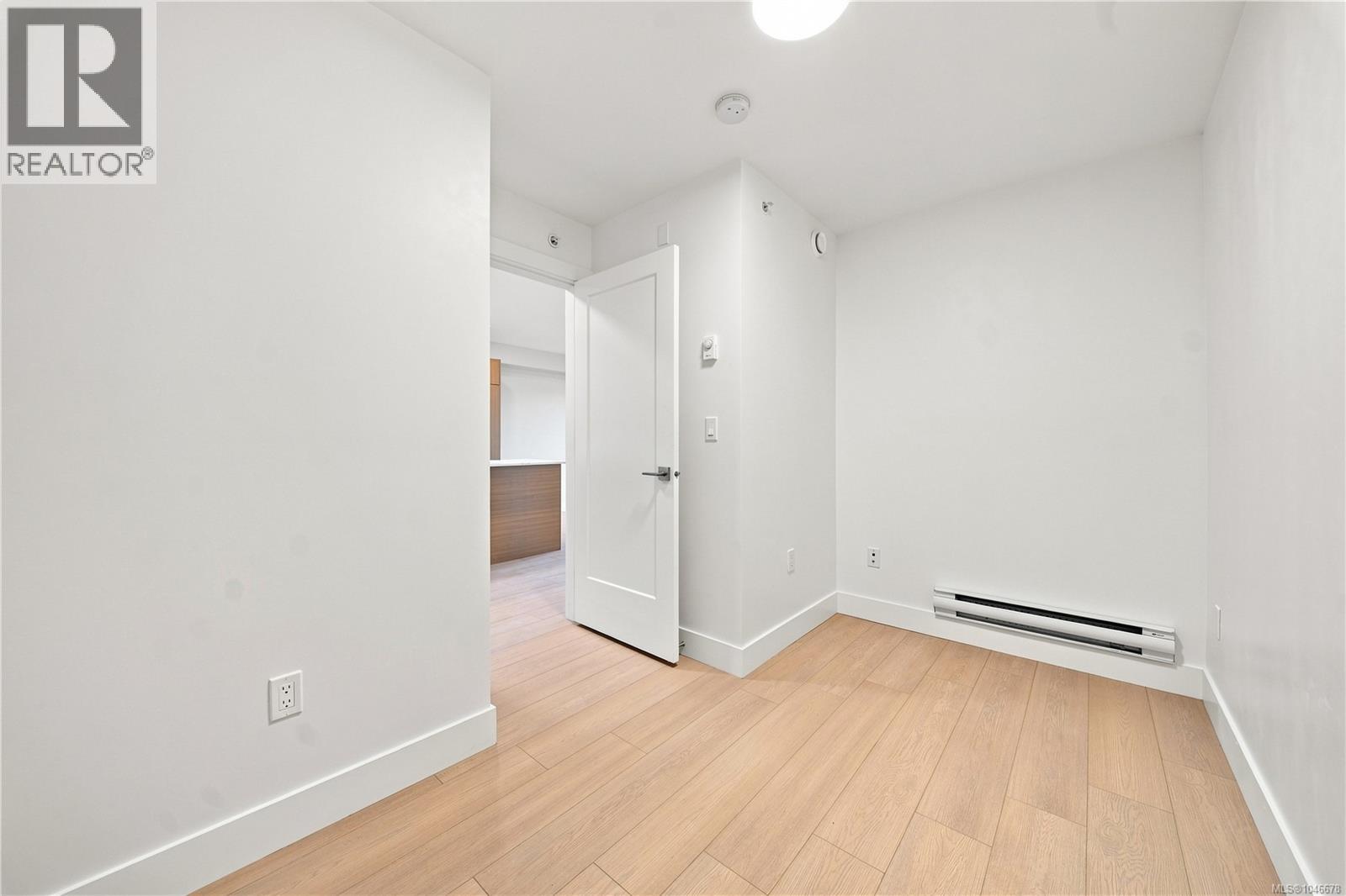 309 171 Jensen Ave W Property Photo 18