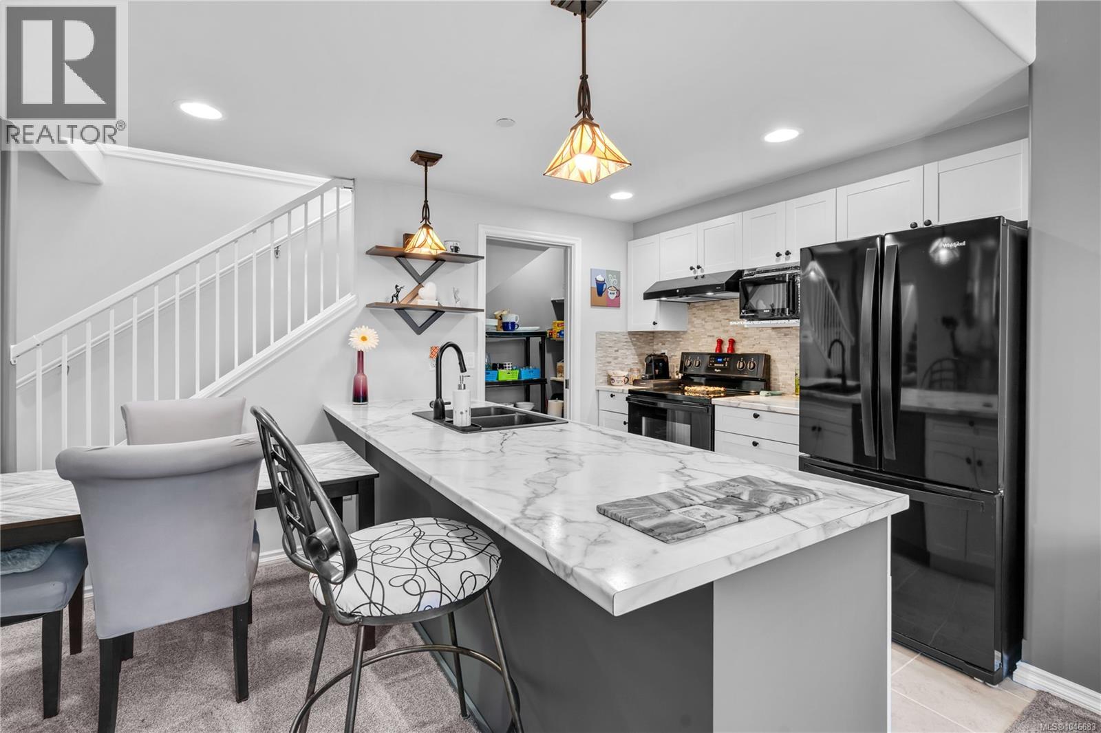 405 2823 Jacklin Rd Property Photo 13