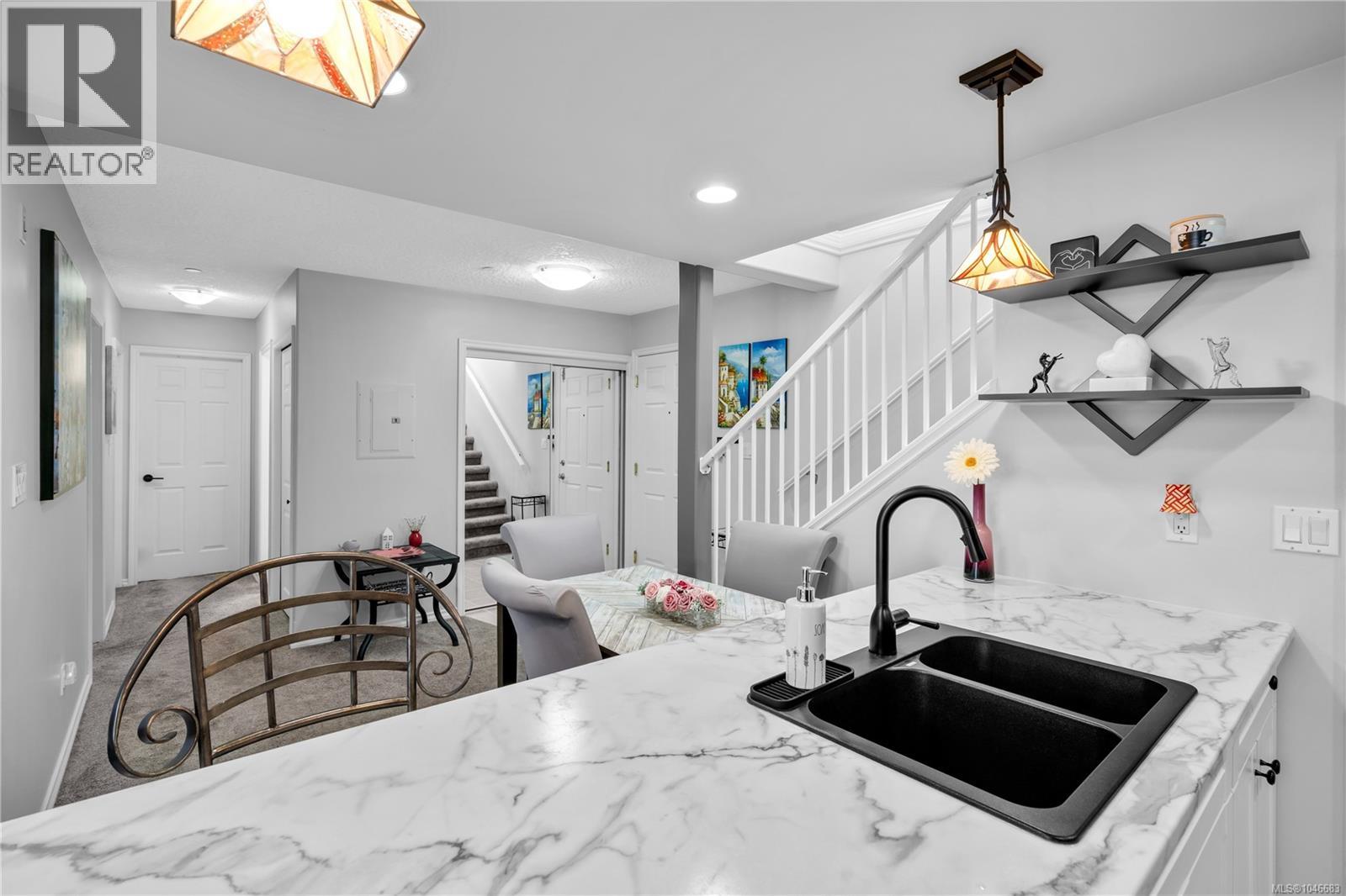 405 2823 Jacklin Rd Property Photo 17