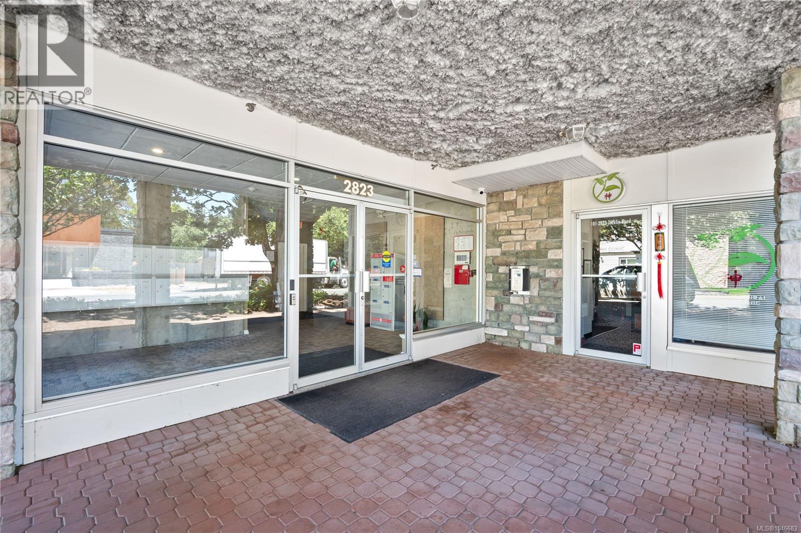 405 2823 Jacklin Rd Property Photo 39