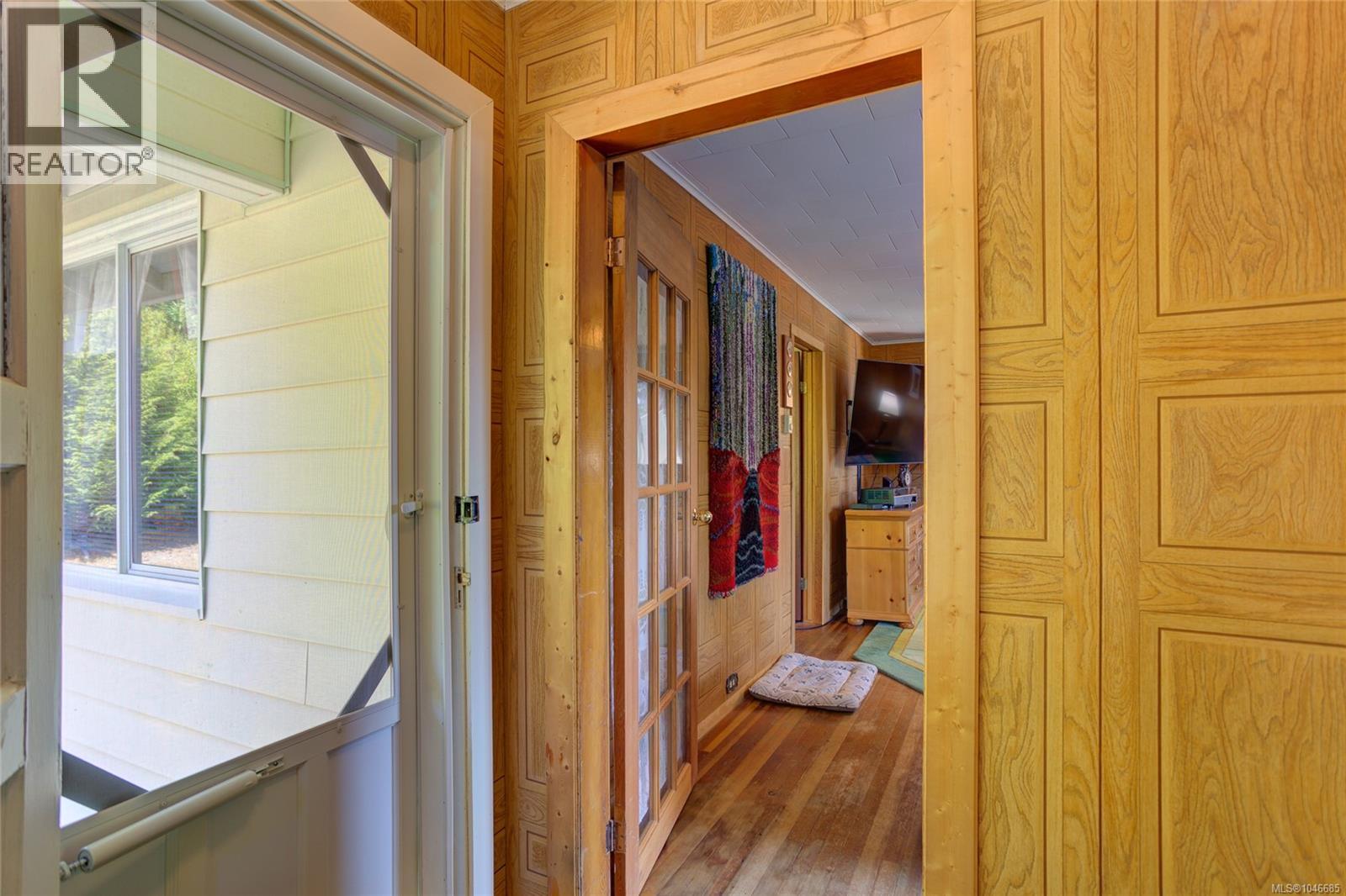 10660 Cedar Dr Property Photo 3