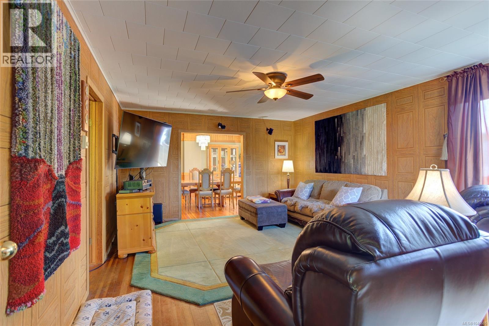10660 Cedar Dr Property Photo 4