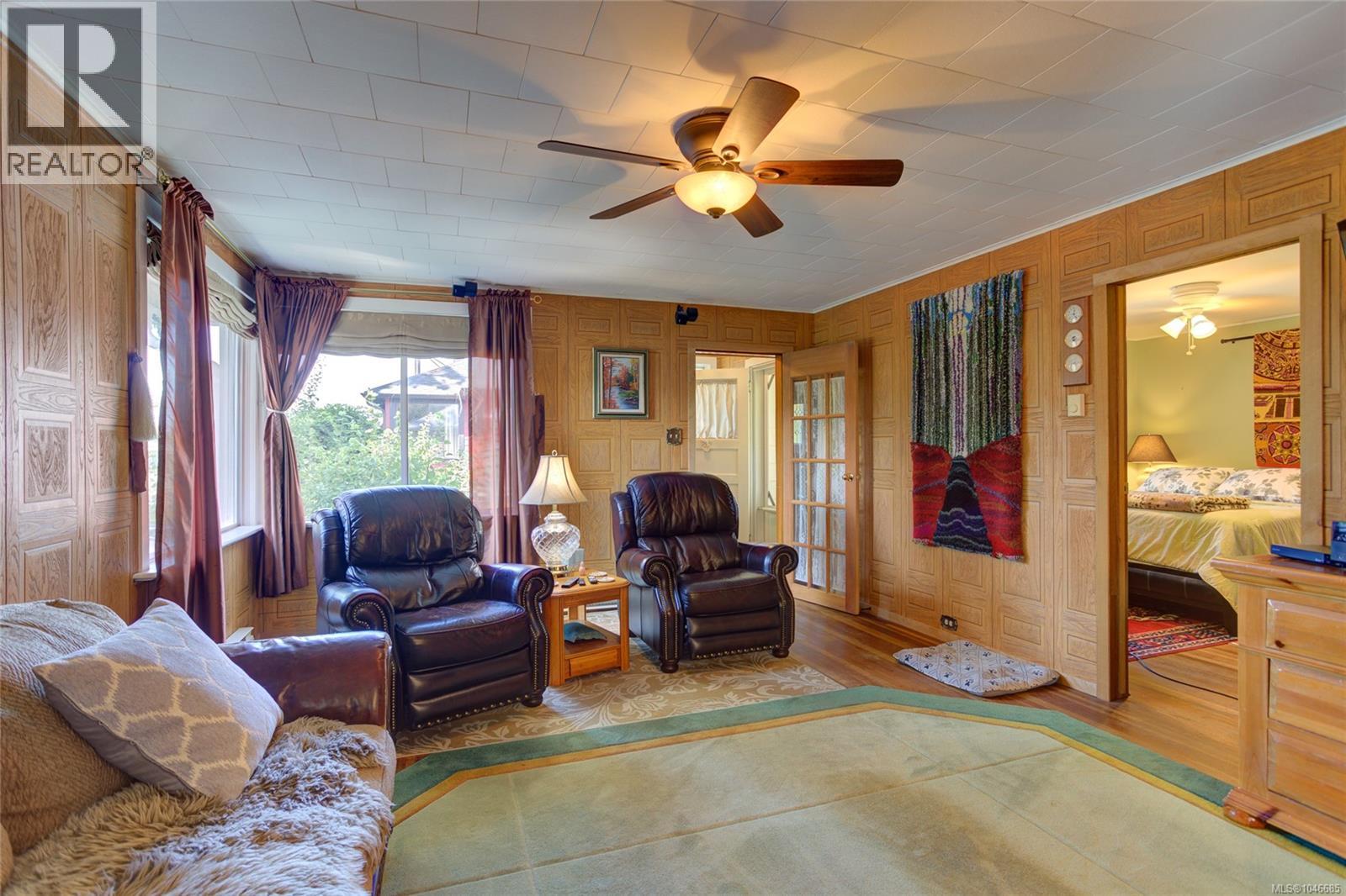 10660 Cedar Dr Property Photo 6