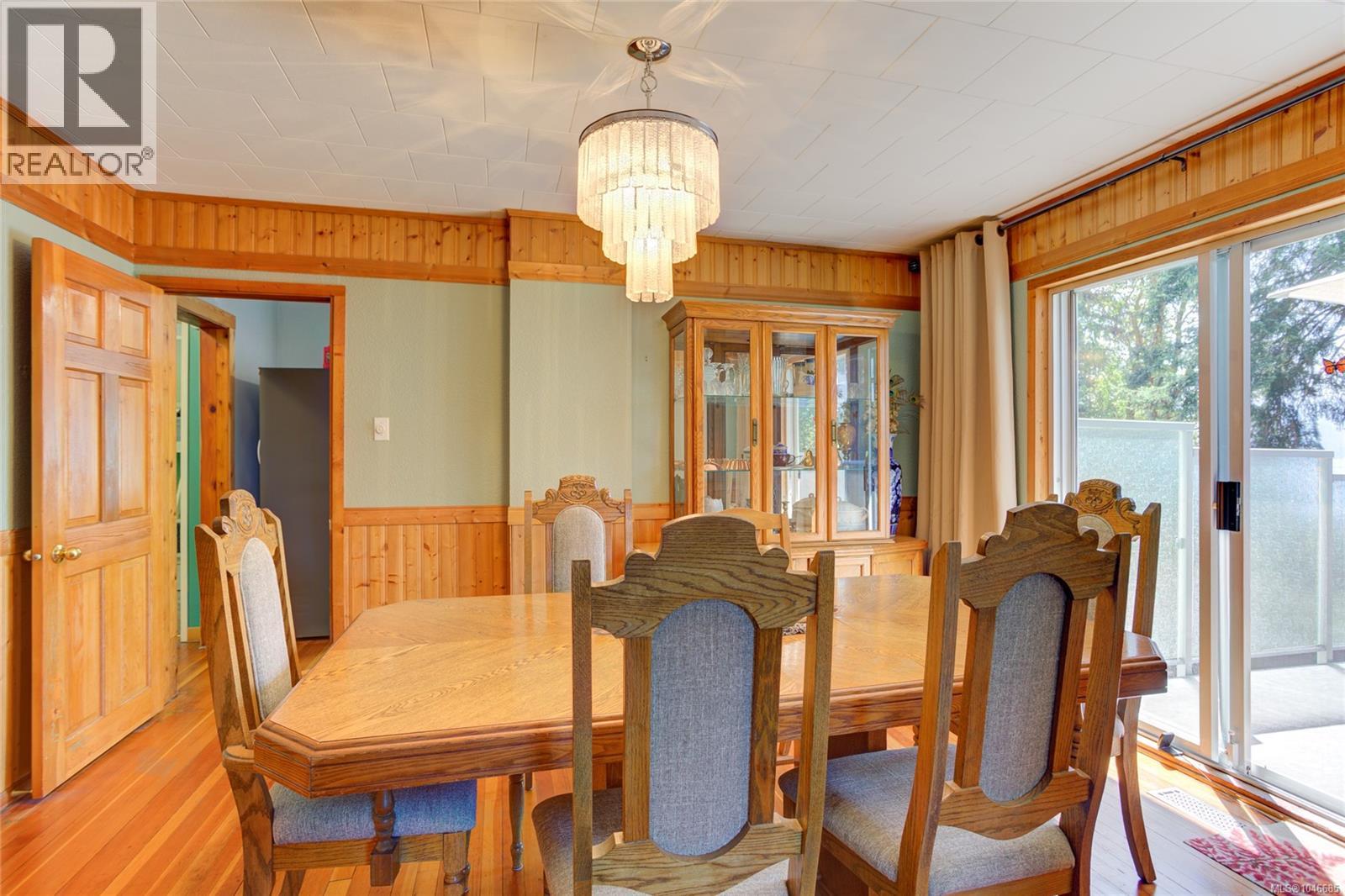 10660 Cedar Dr Property Photo 7