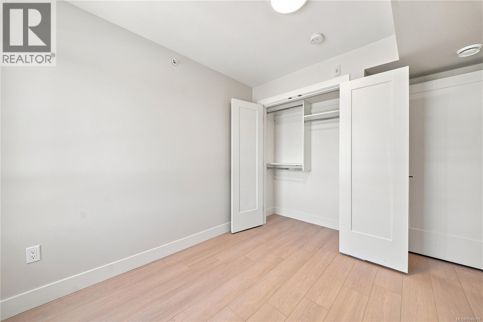 301 171 Jensen Ave W Property Photo 10