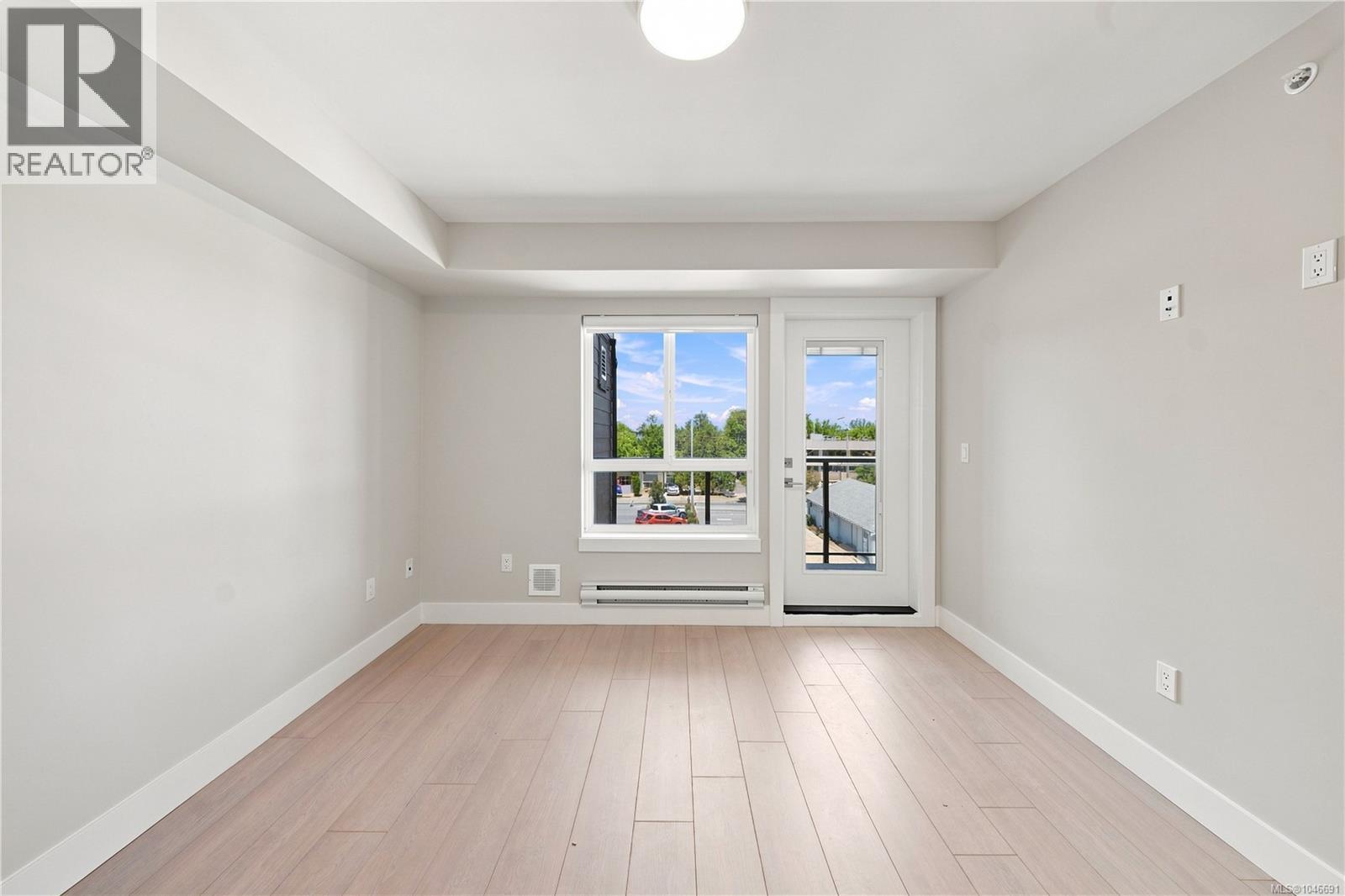 301 171 Jensen Ave W Property Photo 16