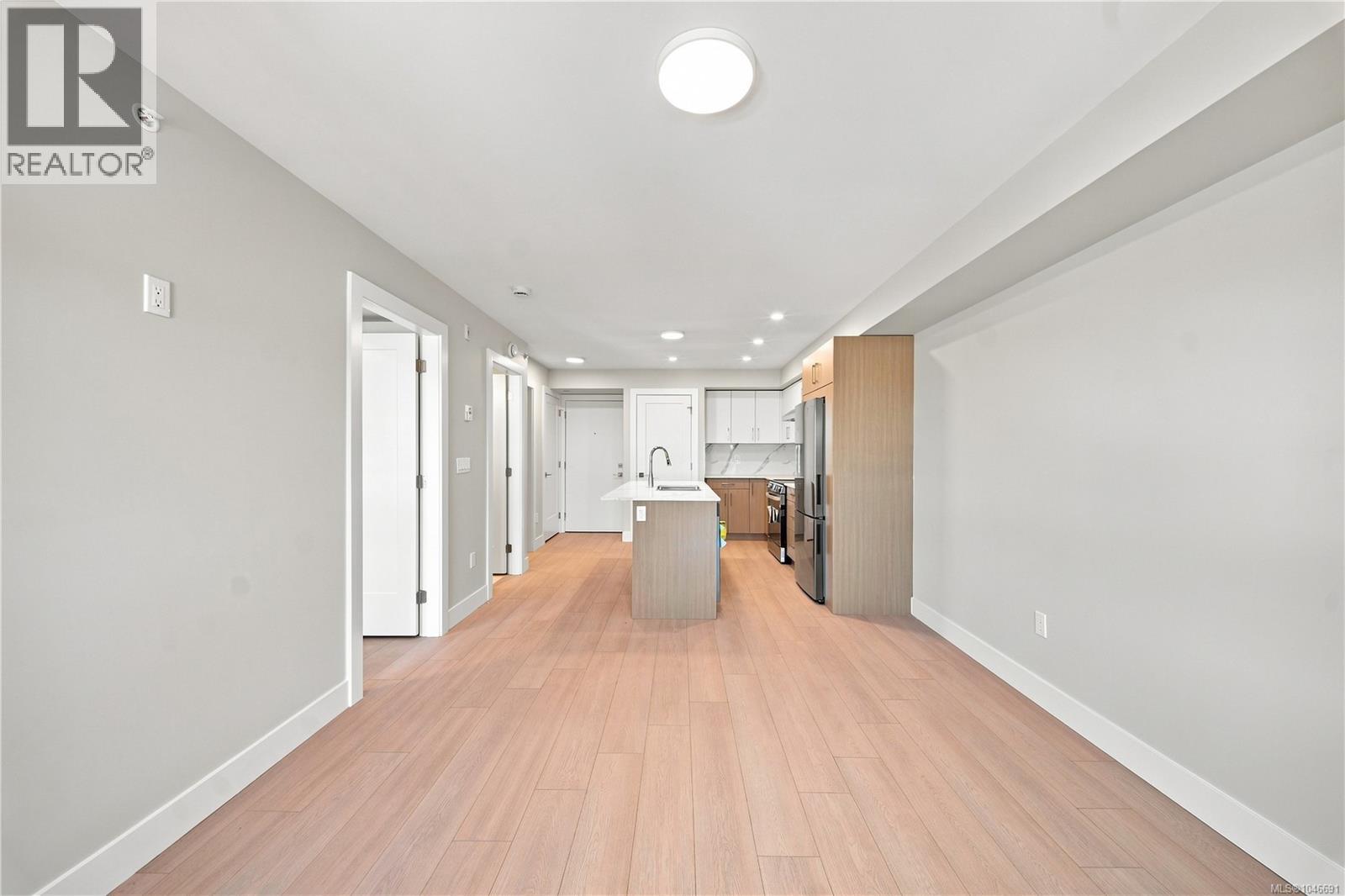 301 171 Jensen Ave W Property Photo 17