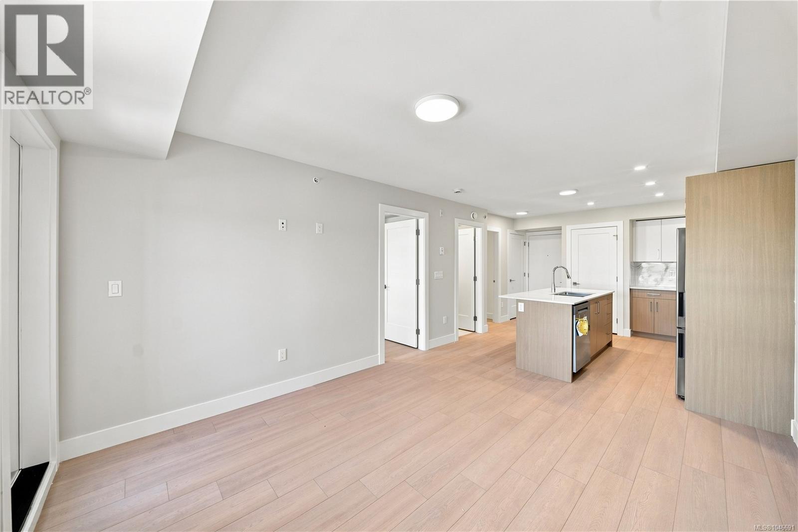301 171 Jensen Ave W Property Photo 18